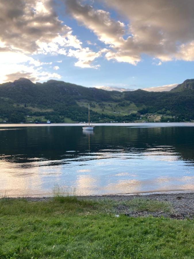 EtnesjoenHavn I Etne With Fjordviewアパートメント エクステリア 写真